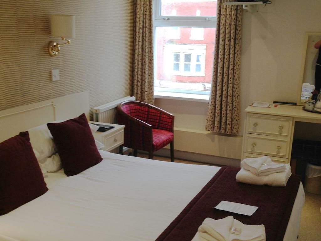 Elgin Hotel Блекпул Екстериор снимка